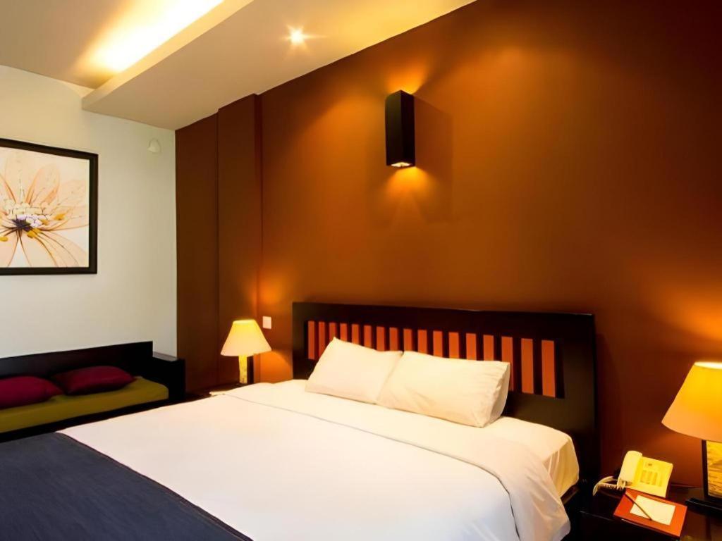 Eclipse Hotel Prawirotaman Джокьякарта Экстерьер фото